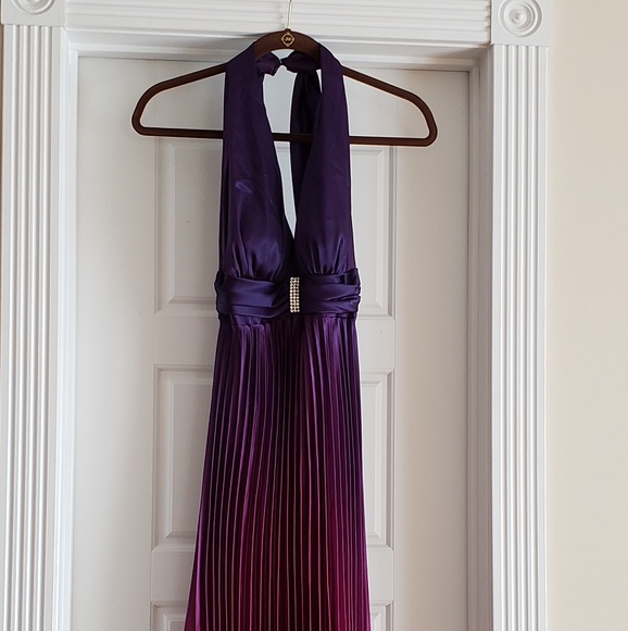 Dress - Picture 3 of 8